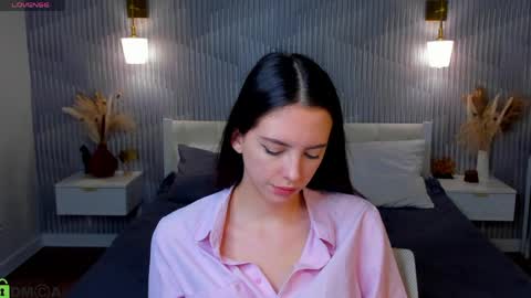 Snapshot of elise_robbie chatting on April 2026 01:05:02 AM Elise online show from April 2026 01:05:02 AM