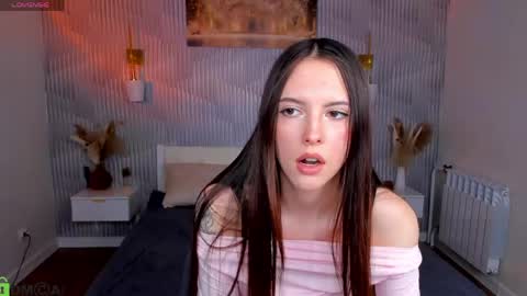 Snapshot of elise_robbie chatting on April 2026 09:34:01 AM Elise online show from April 2026 09:34:01 AM