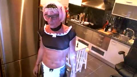 Snapshot of elise_tv chatting on October 2025 07:53:01 PM Barbie online show from October 2025 07:53:01 PM