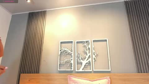 Snapshot of eliseplayboobs chatting on April 2026 06:23:01 PM Elise Play Boobs online show from April 2026 06:23:01 PM