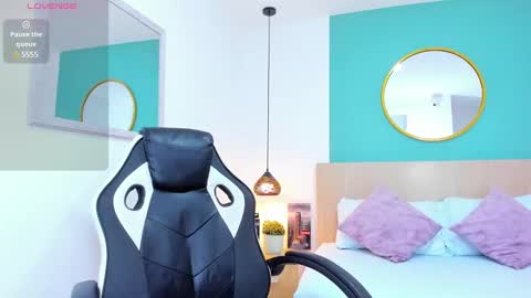 Snapshot of elissa_iris chatting on February 2025 02:07:01 AM E L I S S A online show from February 2025 02:07:01 AM