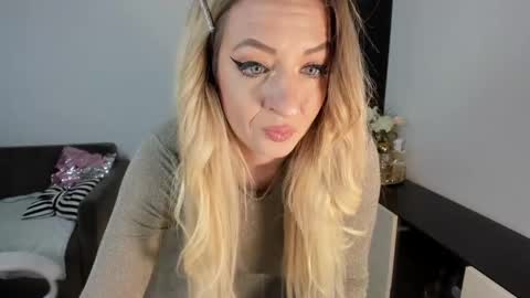 Elisa  Promotion   online show from January 2025 11:45:01 AM