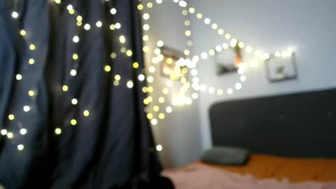 Petite Yumi online show from December 2024 12:08:01 AM