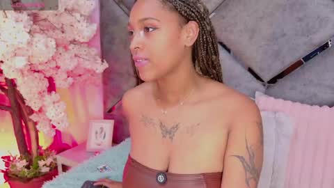 Snapshot of elit_noa chatting on June 2026 03:04:01 AM elit noa online show from June 2026 03:04:01 AM