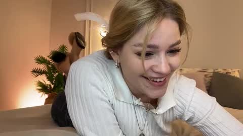 Snapshot of elixiirr chatting on December 2025 05:51:01 PM Stephanie online show from December 2025 05:51:01 PM