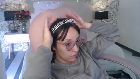 Eliza online show from November 2025 07:26:02 PM