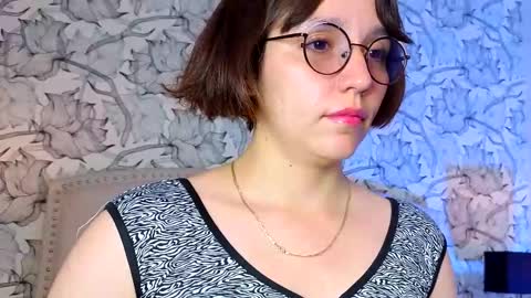 Eliza online show from May 2026 08:03:02 PM