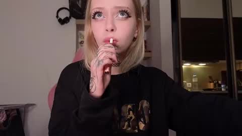 Snapshot of eliza_sadcat chatting on March 2026 06:36:02 PM Elizabeth online show from March 2026 06:36:02 PM