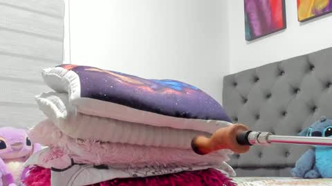 Snapshot of elizabeth_18_ chatting on January 2025 06:20:02 AM ELIZA online show from January 2025 06:20:02 AM