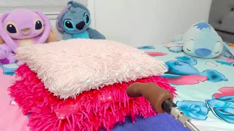 Snapshot of elizabeth_18_ chatting on November 2025 03:06:01 AM ELIZA online show from November 2025 03:06:01 AM