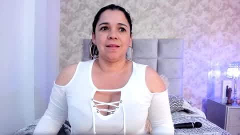 Elizabeth online show from February 2025 03:57:02 AM