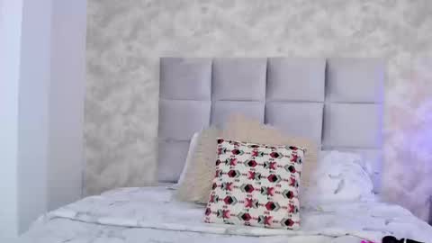 Elizabeth online show from September 2025 08:33:01 PM