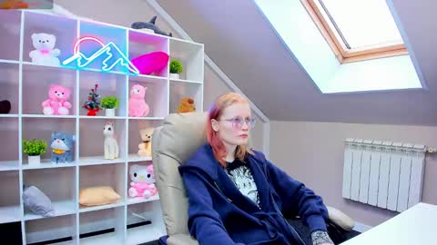 Snapshot of elizabeth_harpper chatting on January 2025 07:38:01 AM Elizabeth online show from January 2025 07:38:01 AM