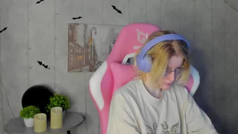 Elizabeth online show from November 2025 01:27:02 AM