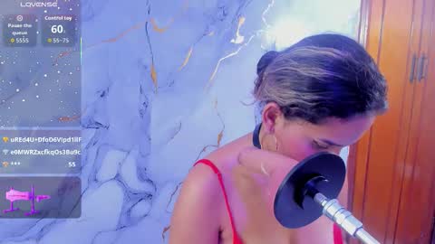 Snapshot of elizabeth_liones_ chatting on November 2025 09:52:01 AM Eli online show from November 2025 09:52:01 AM