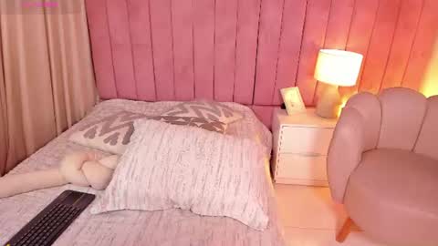 elizabeth_roche online show from July 2026 04:21:02 PM