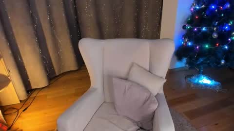 Snapshot of elizabethandersen chatting on December 2025 01:10:02 AM Elizabeth online show from December 2025 01:10:02 AM