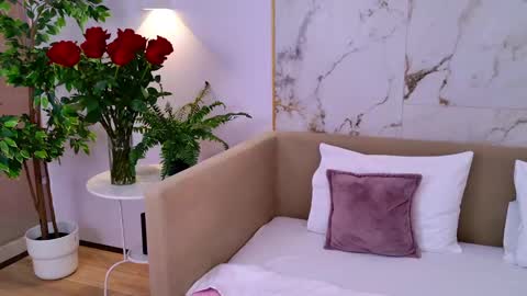 Elizabeth online show from February 2025 03:53:01 PM