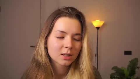 Elizabeth online show from September 2025 06:19:01 PM