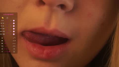 Elizabeth online show from October 2025 07:01:02 PM