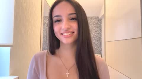 Snapshot of elizabethrabin chatting on November 2025 09:40:01 AM Mia online show from November 2025 09:40:01 AM