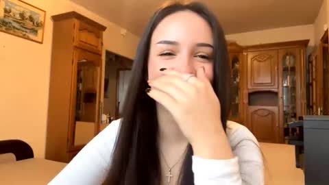 Snapshot of elizabethrabin chatting on November 2025 09:23:01 AM Mia online show from November 2025 09:23:01 AM