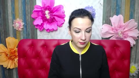 Snapshot of elizabethsho chatting on October 2025 05:35:02 PM ElizabethSho online show from October 2025 05:35:02 PM