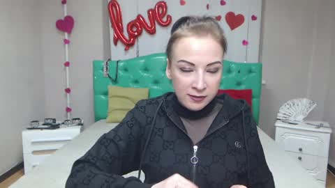 Snapshot of elizabethsho chatting on March 2026 06:40:01 PM ElizabethSho online show from March 2026 06:40:01 PM