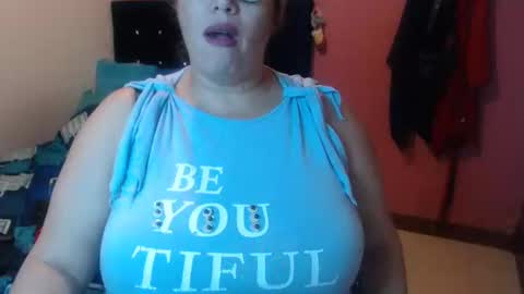 Snapshot of elizabethtaylor1 chatting on February 2025 10:43:02 AM Elizabeth online show from February 2025 10:43:02 AM