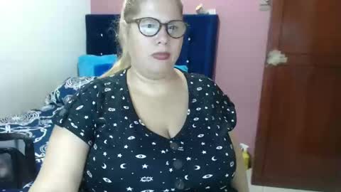 Snapshot of elizabethtaylor1 chatting on March 2025 10:26:01 PM Elizabeth online show from March 2025 10:26:01 PM