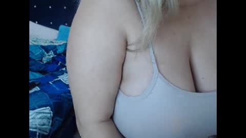 Snapshot of elizabethtaylor1 chatting on November 2025 11:49:02 AM Elizabeth online show from November 2025 11:49:02 AM