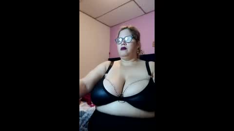 Snapshot of elizabethtaylor1 chatting on January 2026 10:52:02 AM Elizabeth online show from January 2026 10:52:02 AM