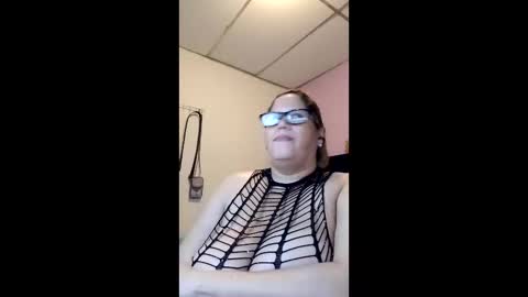 Snapshot of elizabethtaylor1 chatting on March 2026 11:09:01 PM Elizabeth online show from March 2026 11:09:01 PM