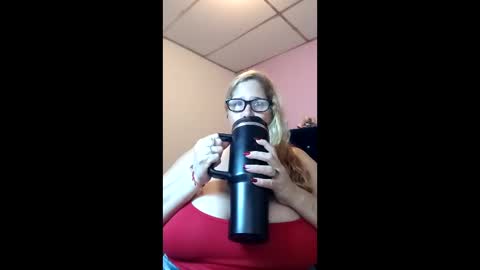 Snapshot of elizabethtaylor1 chatting on April 2026 10:32:02 PM Elizabeth online show from April 2026 10:32:02 PM