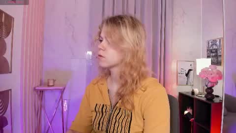 Snapshot of elizabethvane chatting on July 2026 05:35:02 AM Elizabeth online show from July 2026 05:35:02 AM
