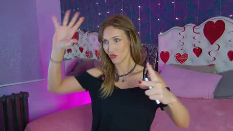 Linda online show from February 2025 08:33:02 PM