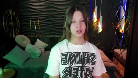 Eliza online show from January 2025 01:02:02 PM