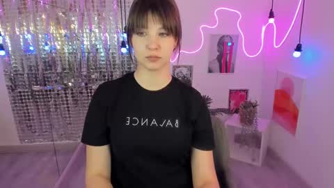 Eliza online show from March 2025 07:45:02 PM