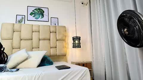 Snapshot of elizawiliamst chatting on October 2025 11:50:02 AM Eliza online show from October 2025 11:50:02 AM