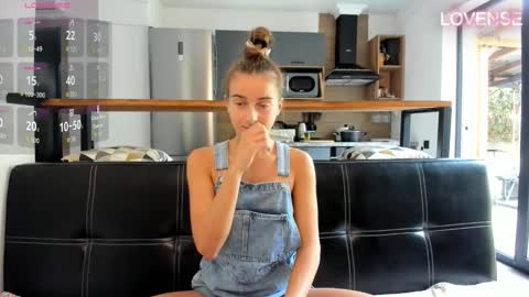 Snapshot of elizsweet chatting on November 2025 09:09:02 AM Eliz online show from November 2025 09:09:02 AM