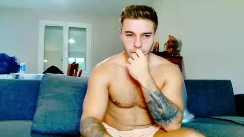 elkafit28 online show from December 2024 02:16:02 PM