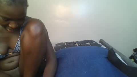 Snapshot of ella8_ chatting on June 2026 01:01:02 PM ella8_ online show from June 2026 01:01:02 PM