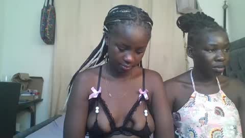 Snapshot of ella8_ chatting on June 2026 09:40:01 PM ella8_ online show from June 2026 09:40:01 PM