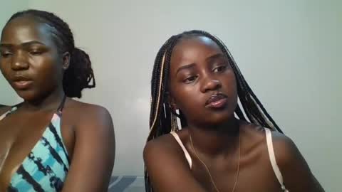 Snapshot of ella8_ chatting on June 2026 08:35:01 AM ella8_ online show from June 2026 08:35:01 AM
