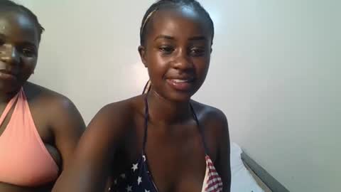 Snapshot of ella8_ chatting on June 2026 10:15:01 AM ella8_ online show from June 2026 10:15:01 AM