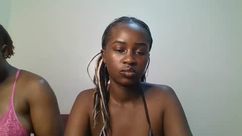 Snapshot of ella8_ chatting on July 2026 07:48:01 AM ella8_ online show from July 2026 07:48:01 AM