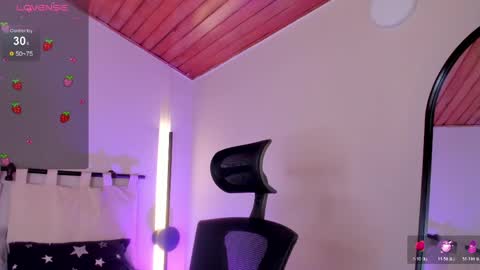 Snapshot of ella__olmos chatting on April 2026 02:03:02 PM Ella Olmos online show from April 2026 02:03:02 PM