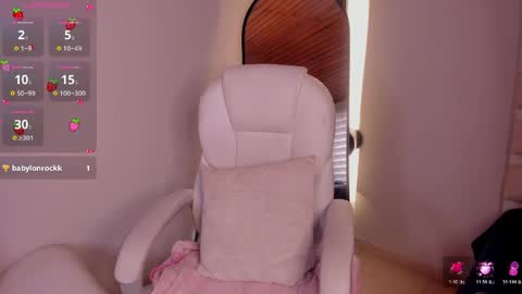 Snapshot of ella__olmos chatting on April 2026 03:04:02 PM Ella Olmos online show from April 2026 03:04:02 PM