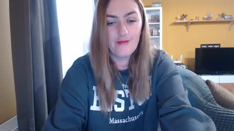 Ella  Max online show from January 2025 07:00:01 AM