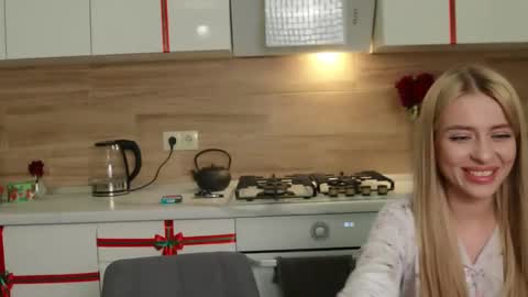 Ella online show from December 2024 06:57:02 PM